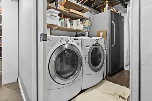 527 29 Street Nw, Calgary, AB - Indoor Photo Showing Laundry Room