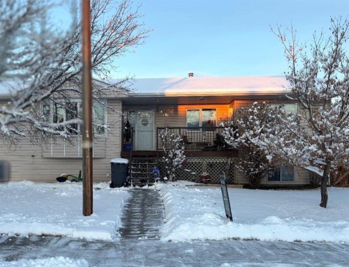 426 9 Street, Beiseker, AB - Outdoor With Deck Patio Veranda