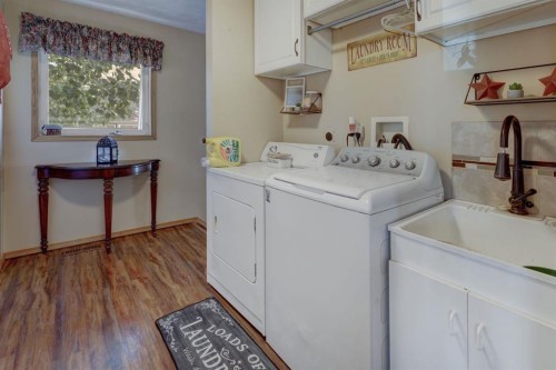426 9 Street, Beiseker, AB - Indoor Photo Showing Laundry Room
