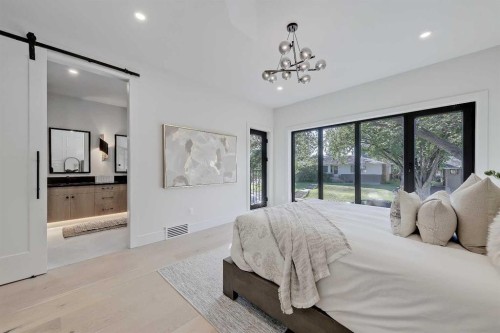 2838 34 Street Sw, Calgary, AB - Indoor Photo Showing Bedroom