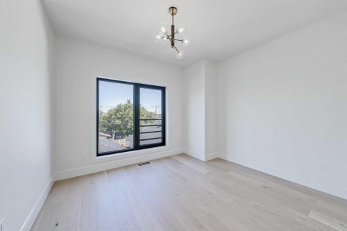 2838 34 Street Sw, Calgary, AB - Indoor Photo Showing Other Room