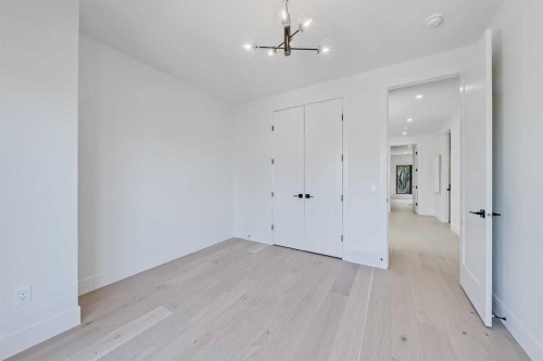 2838 34 Street Sw, Calgary, AB - Indoor Photo Showing Other Room