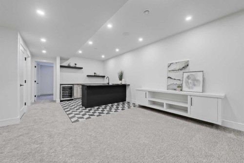 2838 34 Street Sw, Calgary, AB - Indoor Photo Showing Other Room