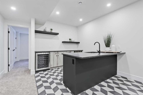 2838 34 Street Sw, Calgary, AB - Indoor Photo Showing Other Room