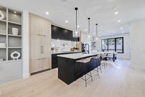 2838 34 Street Sw, Calgary, AB - Indoor Photo Showing Kitchen With Upgraded Kitchen