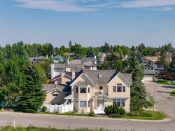 91 Woodbrook Road SW Calgary, AB T2W 6C6