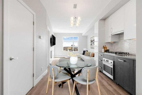 515 4 Avenue Ne, Calgary, AB - Indoor Photo Showing Dining Room