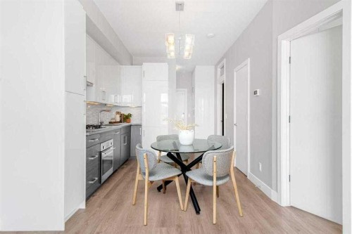 515 4 Avenue Ne, Calgary, AB - Indoor Photo Showing Dining Room