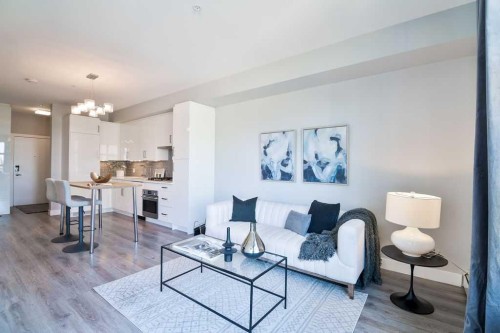 515 4 Avenue Ne, Calgary, AB - Indoor Photo Showing Living Room