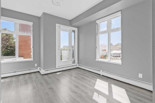 515 4 Avenue Ne, Calgary, AB - Indoor Photo Showing Other Room
