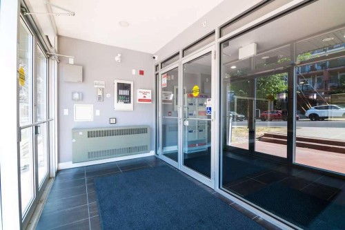 515 4 Avenue Ne, Calgary, AB - Indoor Photo Showing Other Room