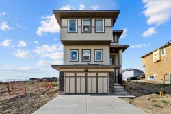129 Heritage Boulevard  Cochrane, AB T4C 3G8