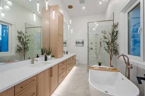 1651 St Andrews Place Nw, Calgary, AB - Indoor Photo Showing Bathroom