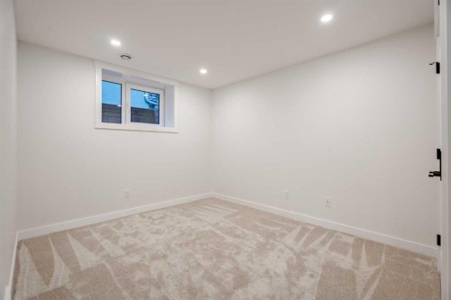 1651 St Andrews Place Nw, Calgary, AB - Indoor Photo Showing Other Room