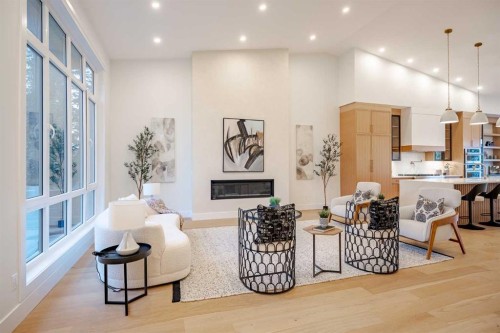 1651 St Andrews Place Nw, Calgary, AB - Indoor Photo Showing Living Room