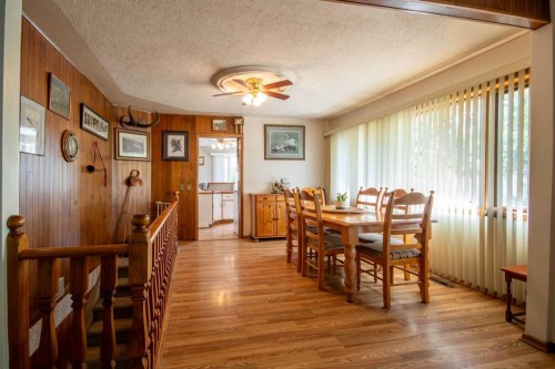 262022 Hwy 27, Rural Kneehill County, AB - Indoor Photo Showing Dining Room