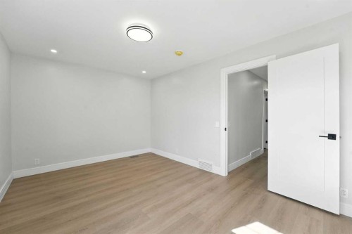 227 Parkside Way Se, Calgary, AB - Indoor Photo Showing Other Room