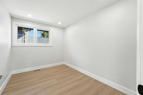 227 Parkside Way Se, Calgary, AB - Indoor Photo Showing Other Room