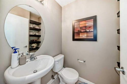 520 Redstone View Ne, Calgary, AB - Indoor Photo Showing Bathroom