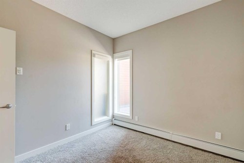 205-93 34 Avenue Sw, Calgary, AB - Indoor Photo Showing Other Room
