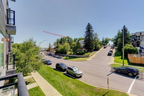 205-93 34 Avenue Sw, Calgary, AB - Outdoor