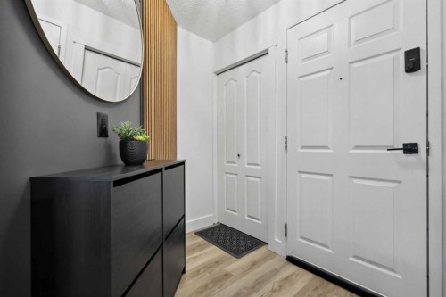 210-10 Sierra Morena Mews Sw, Calgary, AB - Indoor Photo Showing Other Room