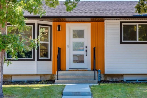 392 Cantrell Drive Sw, Calgary, AB - Outdoor With Exterior