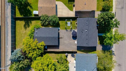 392 Cantrell Drive Sw, Calgary, AB - Outdoor