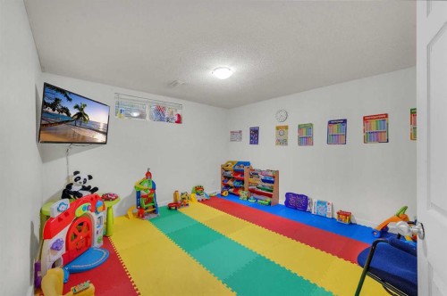 143 Taralake Way Ne, Calgary, AB - Indoor Photo Showing Other Room
