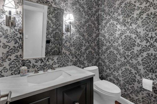 58 Scimitar View Nw, Calgary, AB - Indoor Photo Showing Bathroom