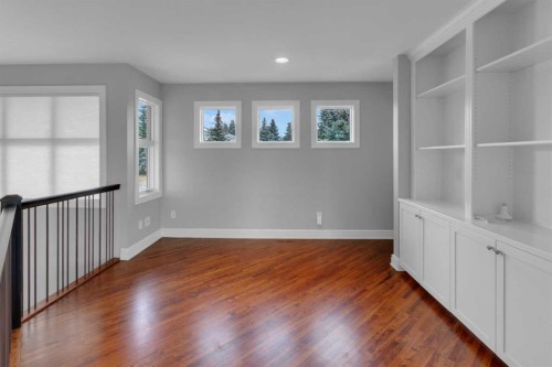 58 Scimitar View Nw, Calgary, AB - Indoor Photo Showing Other Room