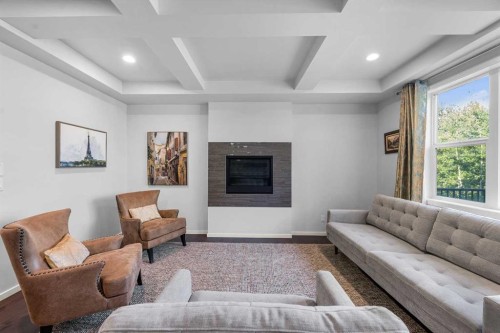 220 Walgrove Heath Se, Calgary, AB - Indoor Photo Showing Living Room