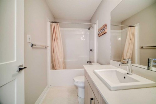 314-40 Sage Hill Walk Nw, Calgary, AB - Indoor Photo Showing Bathroom