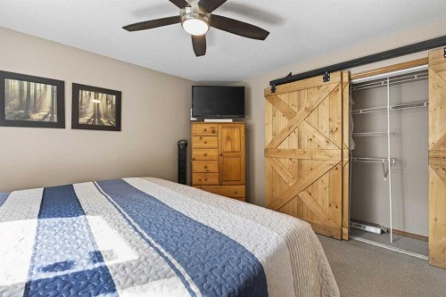 131 Cambria Road, Strathmore, AB - Indoor Photo Showing Bedroom