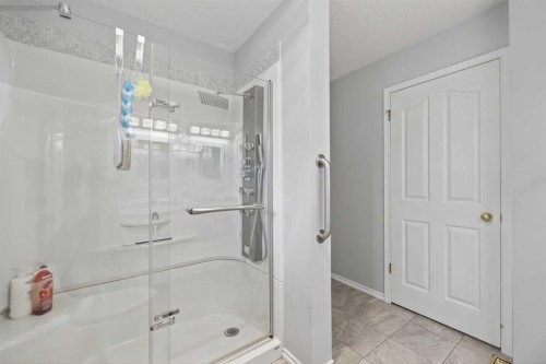 131 Cambria Road, Strathmore, AB - Indoor Photo Showing Bathroom