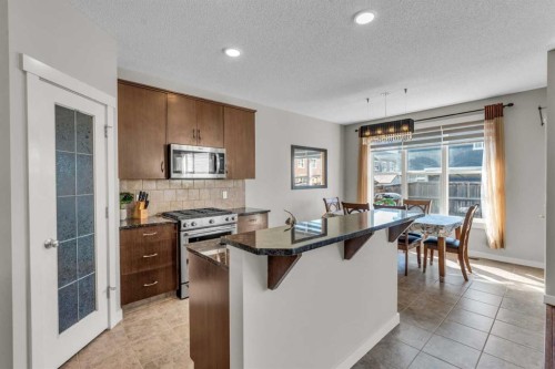 57 Silverado Skies Drive Sw, Calgary, AB - Indoor Photo Showing Kitchen