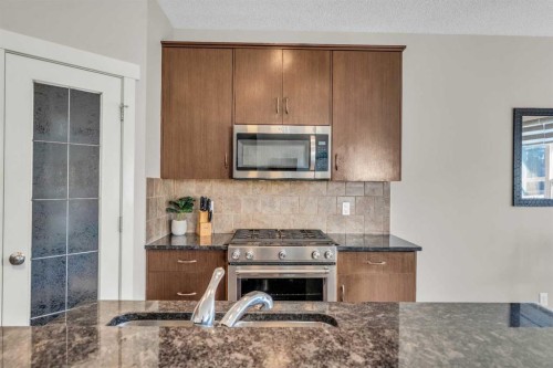 57 Silverado Skies Drive Sw, Calgary, AB - Indoor Photo Showing Kitchen