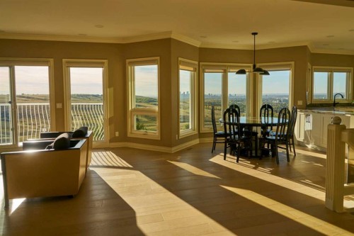 57 Edelweiss Point Nw, Calgary, AB - Indoor Photo Showing Dining Room