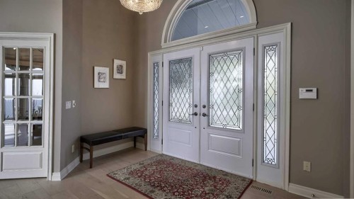 57 Edelweiss Point Nw, Calgary, AB - Indoor Photo Showing Other Room