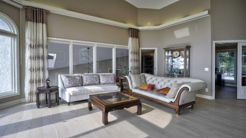 57 Edelweiss Point Nw, Calgary, AB - Indoor Photo Showing Living Room