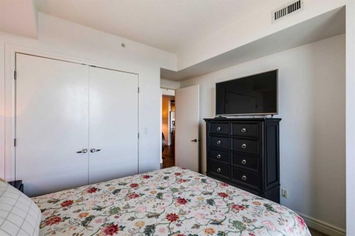 1103-817 15 Avenue Sw, Calgary, AB - Indoor Photo Showing Bedroom