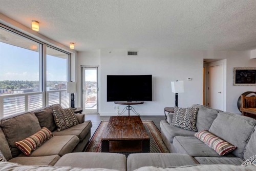 1103-817 15 Avenue Sw, Calgary, AB - Indoor Photo Showing Living Room