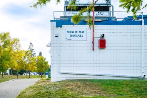 417 22 Avenue Nw, Calgary, AB - Outdoor