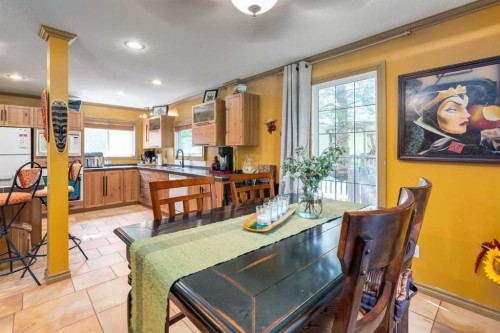 235 5 Street, Drumheller, AB - Indoor Photo Showing Dining Room