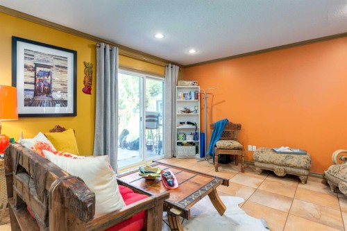 235 5 Street, Drumheller, AB - Indoor