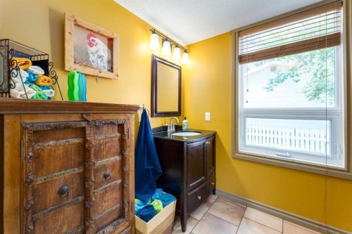 235 5 Street, Drumheller, AB - Indoor