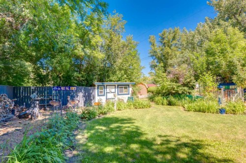 235 5 Street, Drumheller, AB - Outdoor