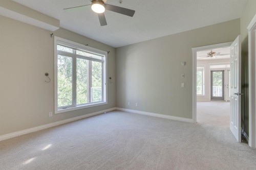 304-10 Hemlock Crescent Sw, Calgary, AB - Indoor Photo Showing Other Room