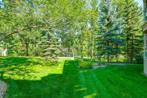 304-10 Hemlock Crescent Sw, Calgary, AB - Outdoor