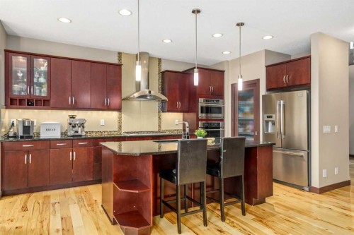 26 Mahogany Green Se, Calgary, AB - Indoor Photo Showing Kitchen With Upgraded Kitchen